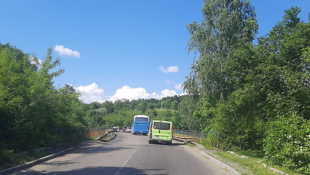 Прикарпаття: Транспорт тимчасово змінив маршрут